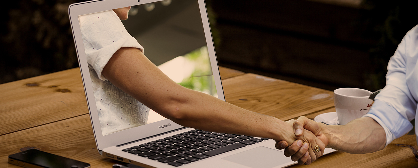 Lights and shadows of digital reality